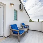 Feriehus Nature & Sea With Pool Pula