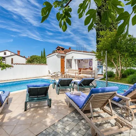 Nature & Sea With Pool Holiday home *